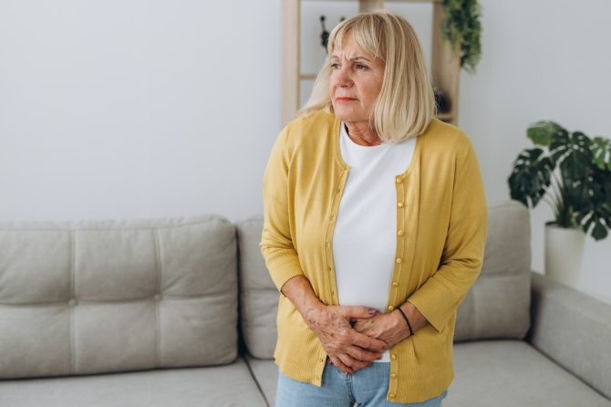 Mito o Realidad: ¿La incontinencia urinaria es normal con la edad?