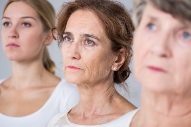 Mito o Realidad: ¿Es perjudicial el tratamiento hormonal sustitutivo para la menopausia?